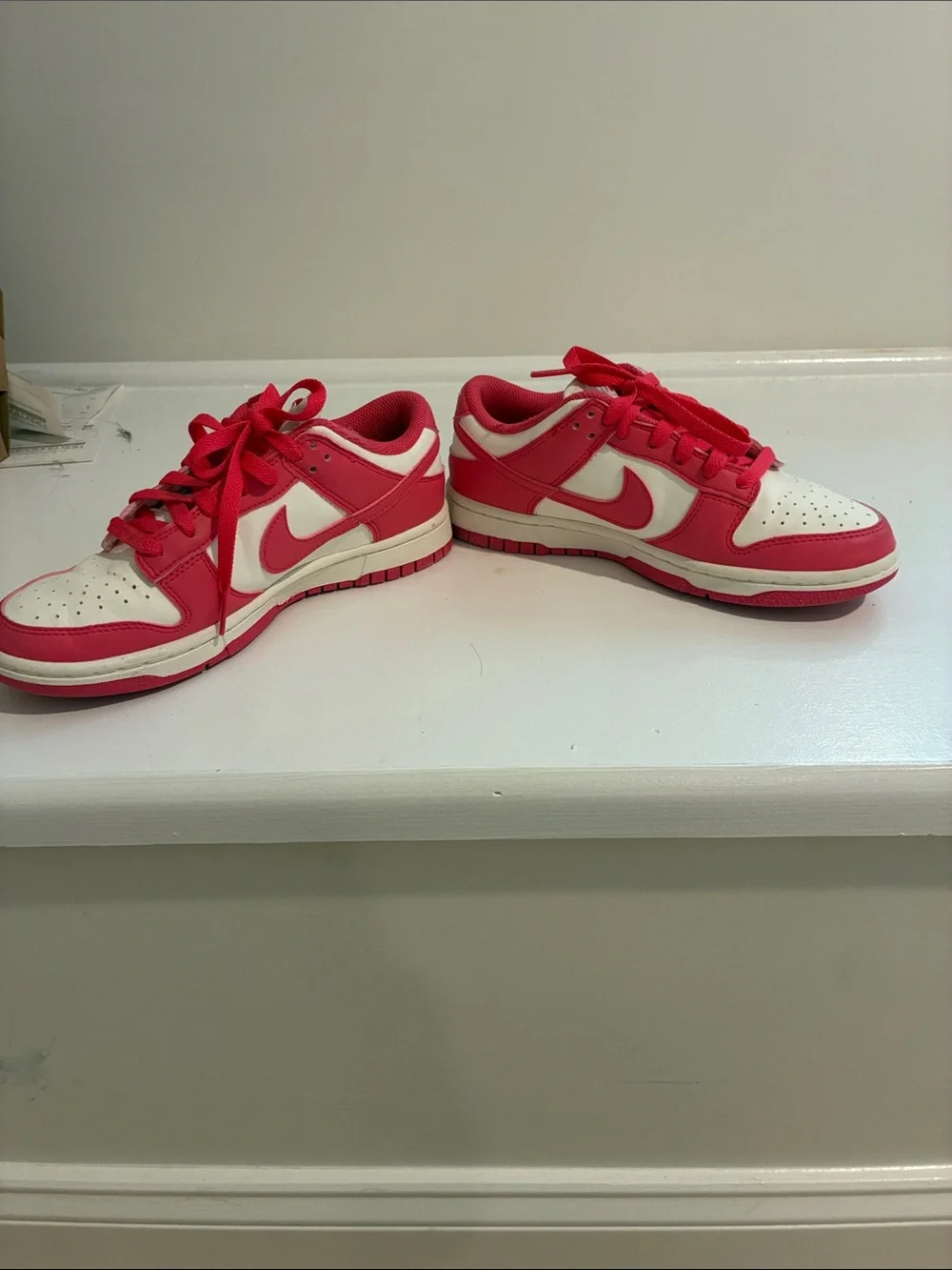 Nike Kids Low-Top Sneakers in Pink and White